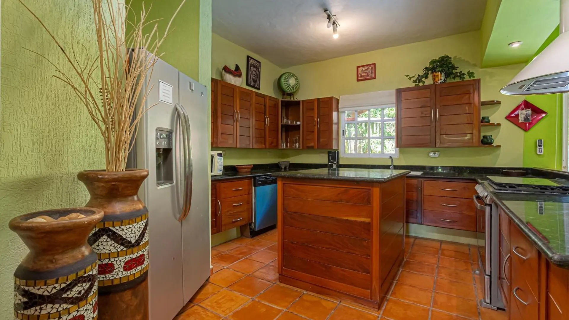 The Bamboo Manor By Andiani Travel Villa Lafitte
