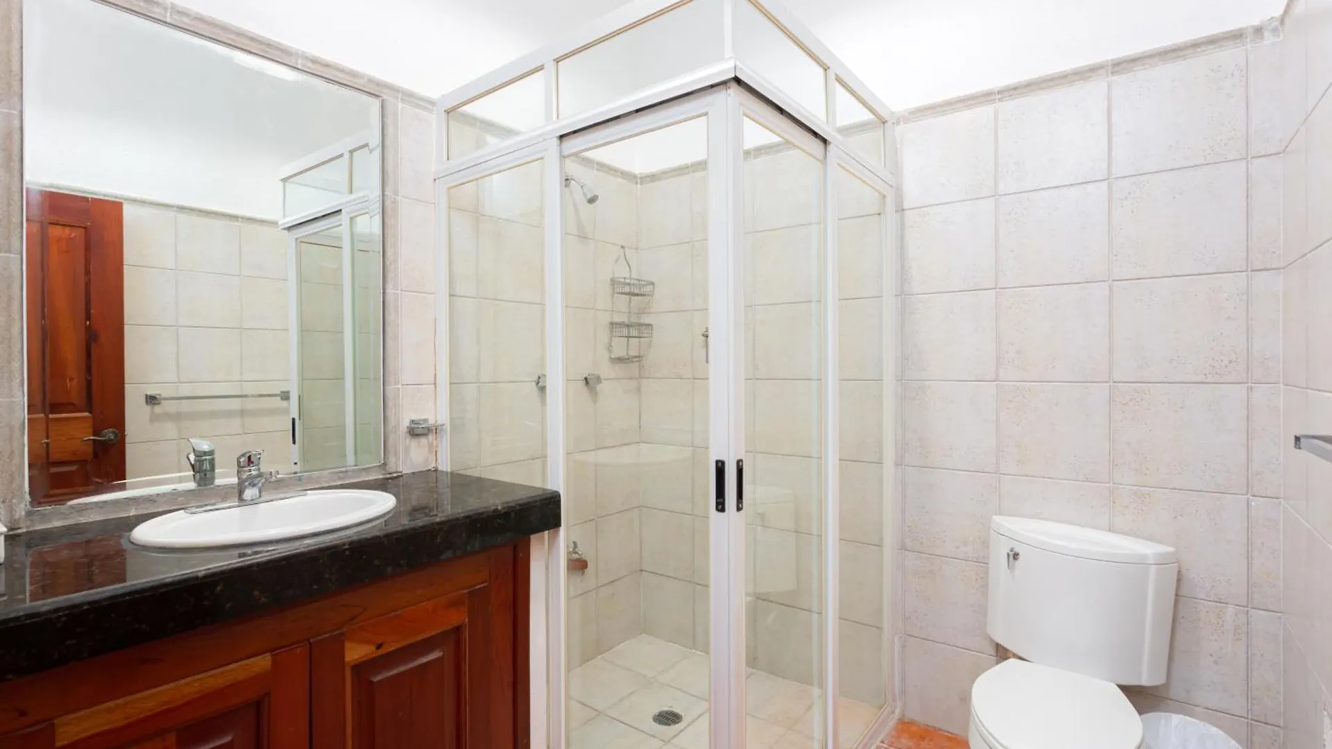 The Bamboo Manor By Andiani Travel Villa Lafitte