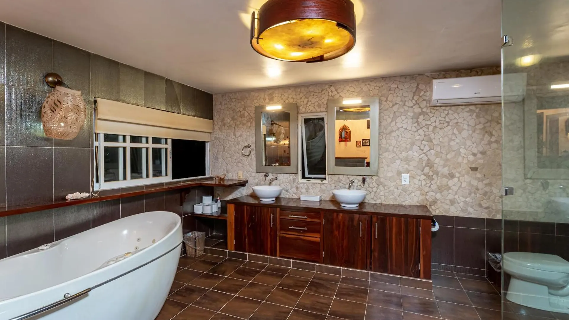 The Bamboo Manor By Andiani Travel Villa Lafitte