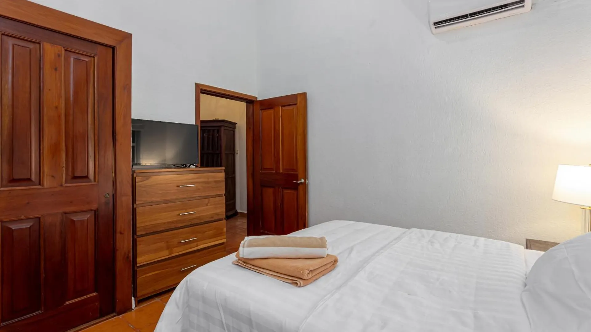 The Bamboo Manor By Andiani Travel Villa Lafitte