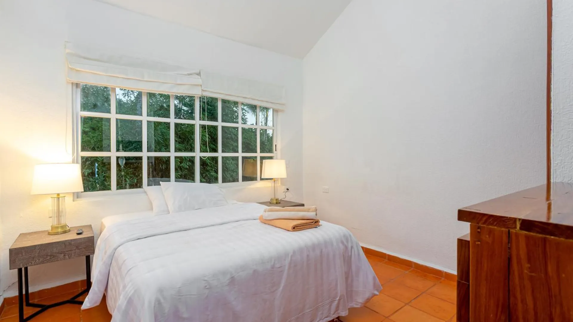 The Bamboo Manor By Andiani Travel Villa Lafitte
